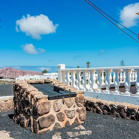 فيلة Aradri *